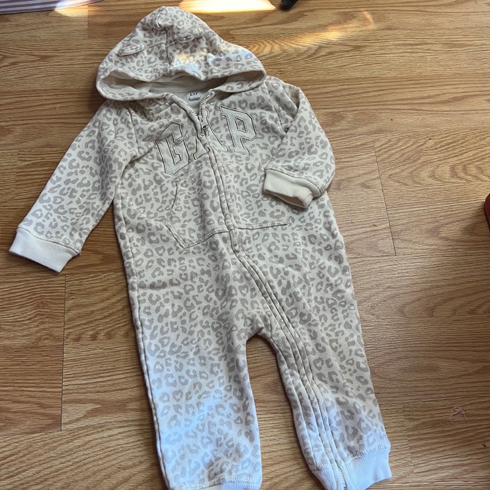 Snow Leopard Jumper
